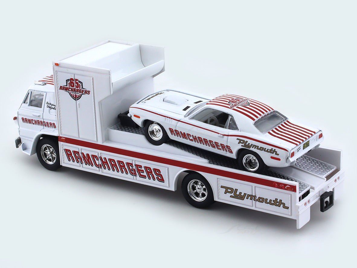 1966 Dodge L600 COE “RAMCHARGERS” & 1971 Plymouth HEMI CUDA 1:64 M2 Machines diecast hauler scale model