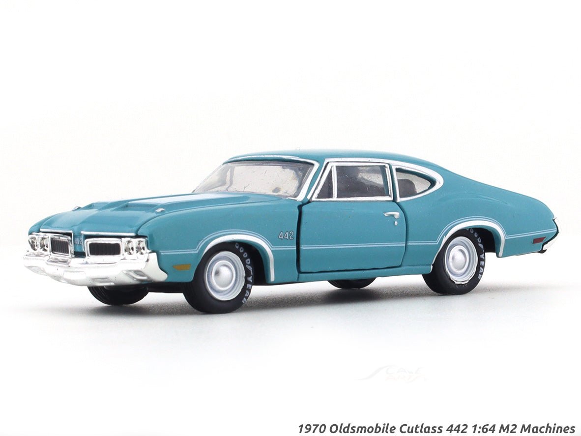 1970 Oldsmobile Cutlass 442 1:64 M2 Machines diecast scale model collectible