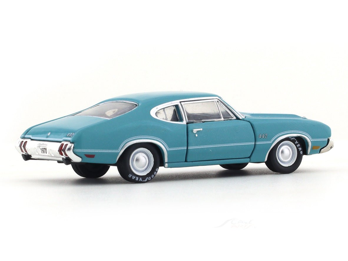 1970 Oldsmobile Cutlass 442 1:64 M2 Machines diecast scale model collectible
