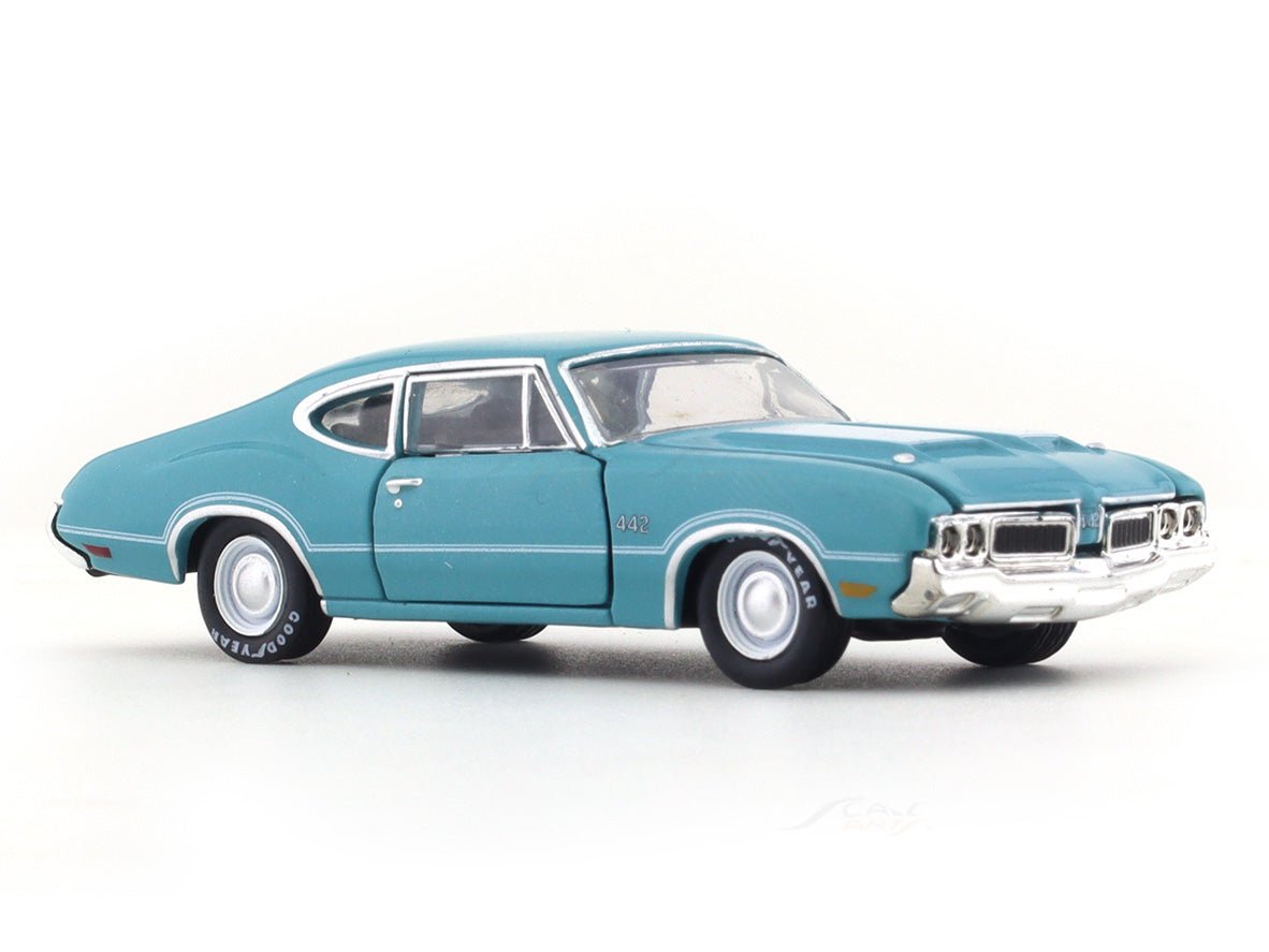 1970 Oldsmobile Cutlass 442 1:64 M2 Machines diecast scale model collectible