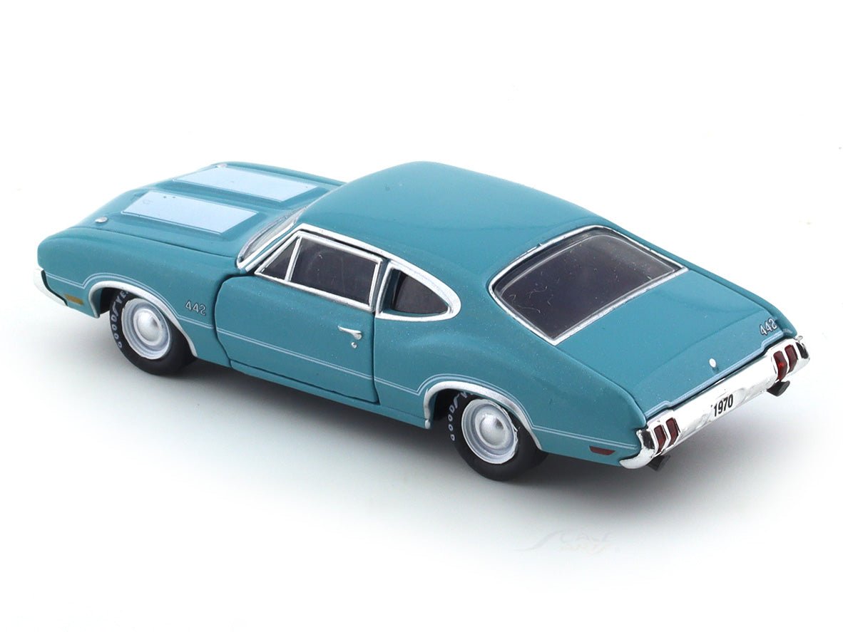 1970 Oldsmobile Cutlass 442 1:64 M2 Machines diecast scale model collectible