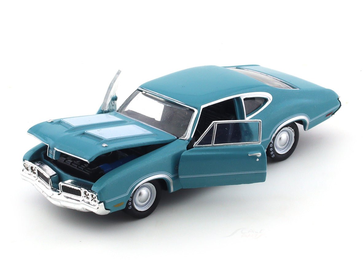 1970 Oldsmobile Cutlass 442 1:64 M2 Machines diecast scale model collectible
