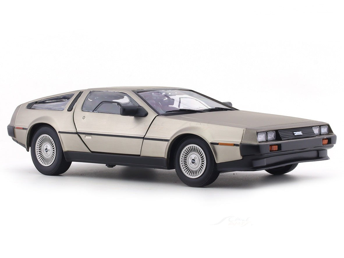 1981 DeLorean DMC 12 Coupe 1:18 SunStar diecast scale model car collectible