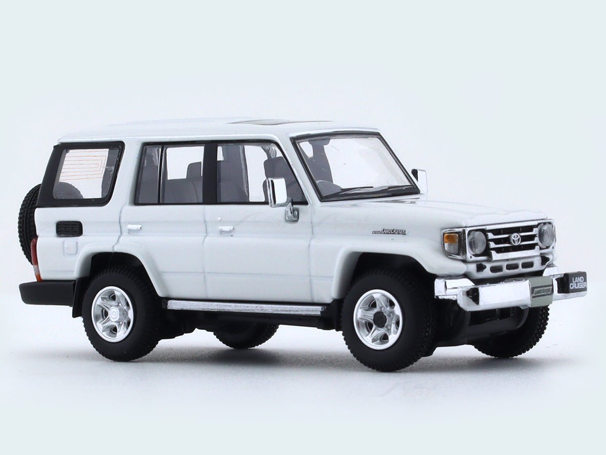 2001 Toyota Land Cruiser 70 ZX white 1:64 Hobby Japan diecast scale model collectible