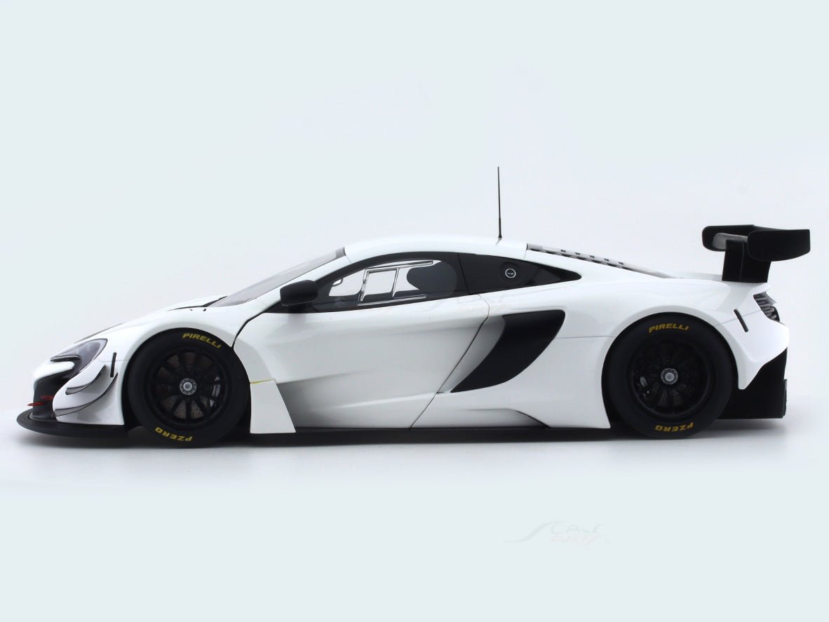 2017 McLaren 650S GT3 white 1:18 AUTOart composite scale model car collectible
