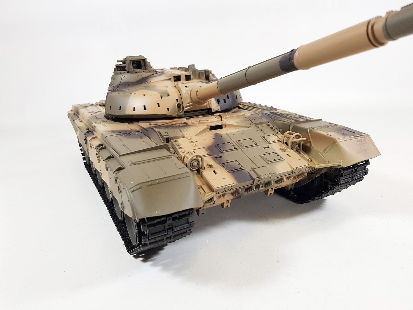 90 RC model Tank - Smoke, Sound, BB Firing, Infrared, Upgraded Metal Suspension Arms
