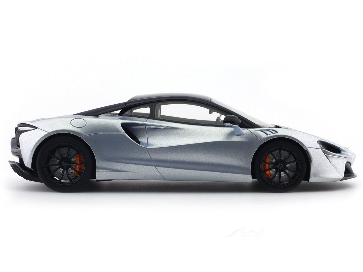 2021 McLaren Artura Ice silver 1:18 GT Spirit Scale Model collectible