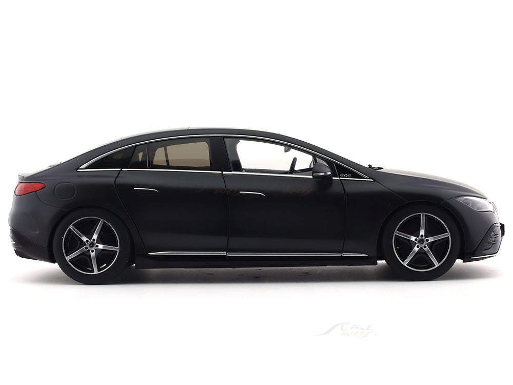 2022 Mercedes-Benz EQE V295 1:18 NZG diecast scale model