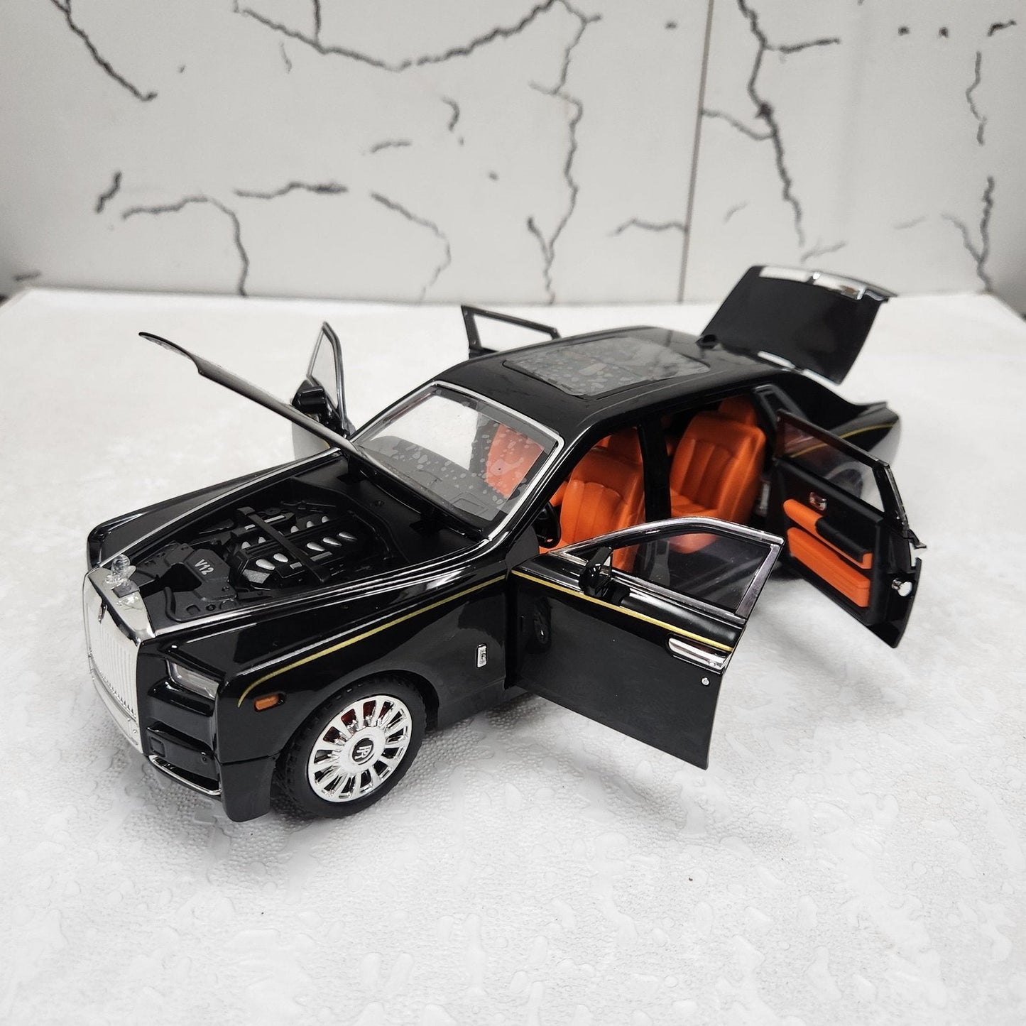 Rolls Royce Phantom Black Metal Diecast Car 1:18 (28x11 cm)
