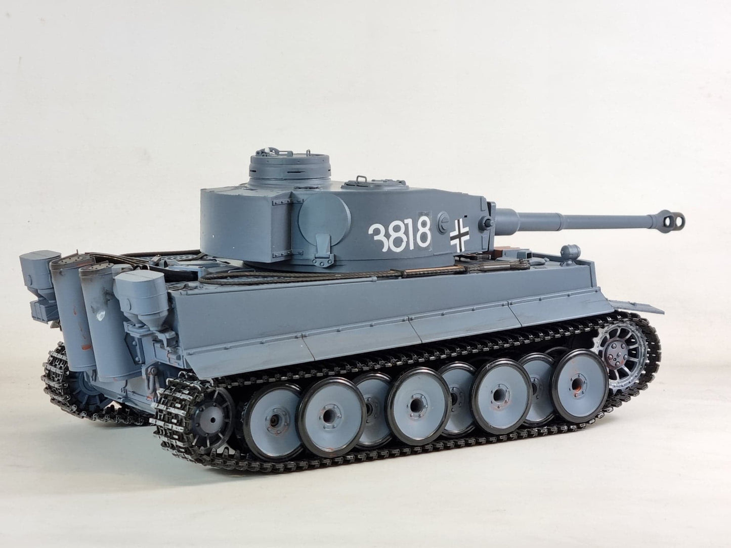 Tank Tiger Long 1:16, Smoke, Sound, BB Shot Function + IR, 2,4 Ghz metal suspension