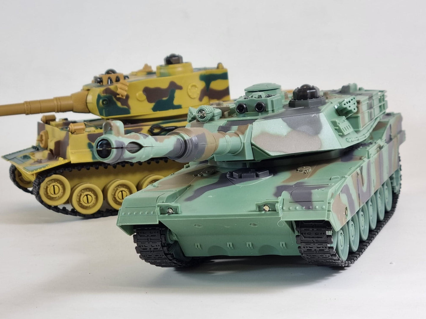 Twin Pack Geman Tiger & M1A2 Infra-red Battle Radio Remote Control RC Tank