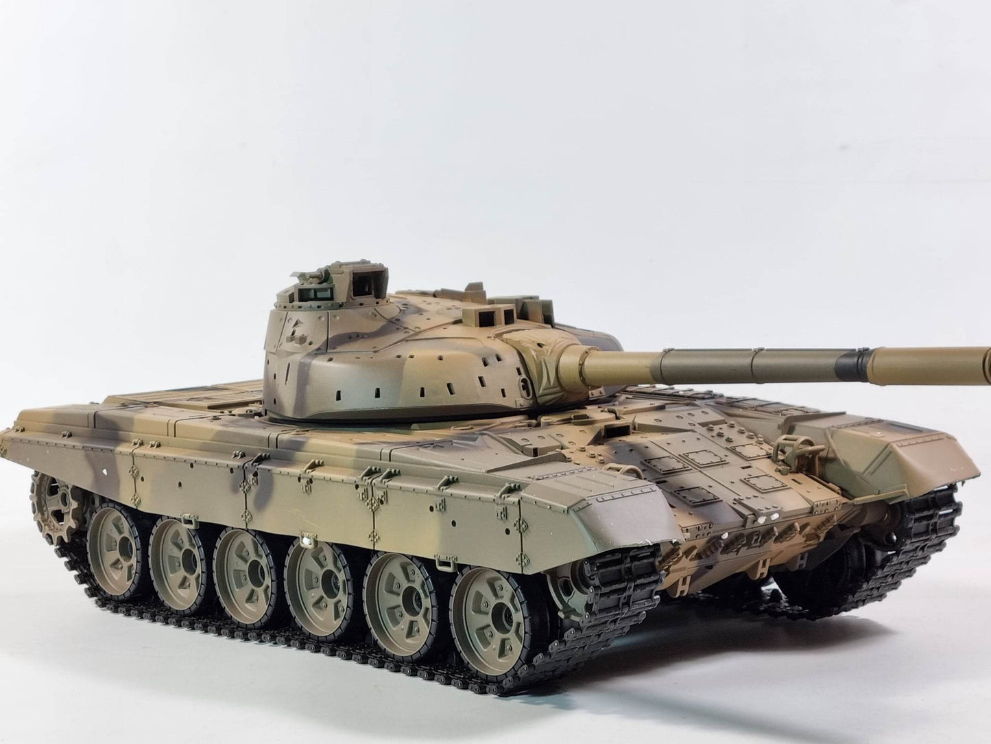 90 RC model Tank - Smoke, Sound, BB Firing, Infrared, Upgraded Metal Suspension Arms
