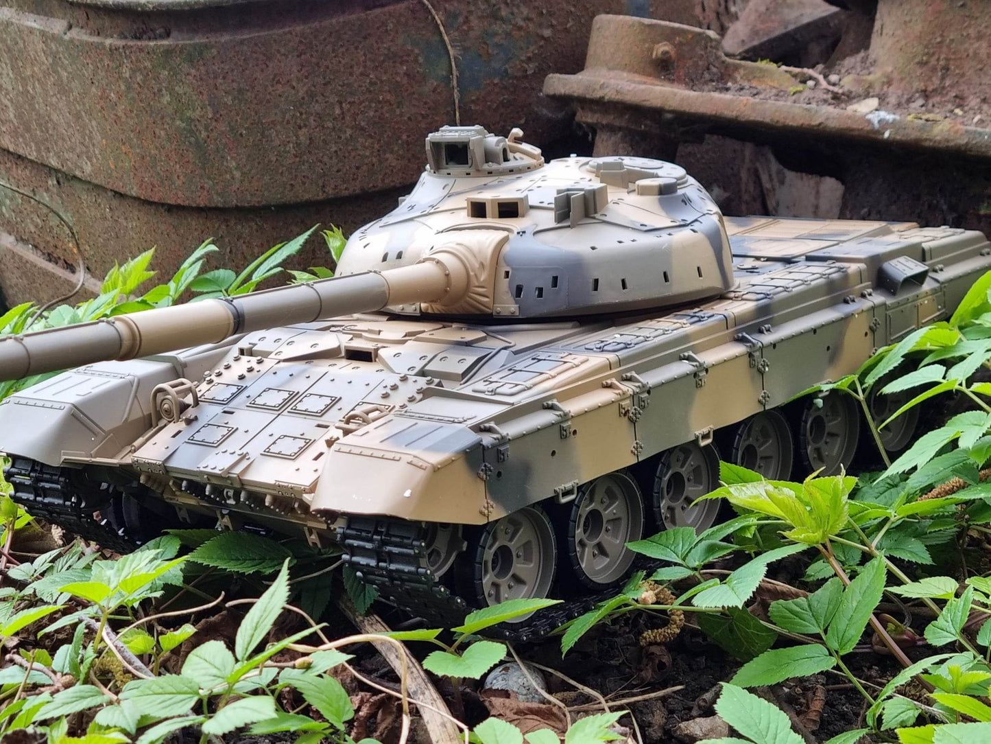 90 RC model Tank - Smoke, Sound, BB Firing, Infrared, Upgraded Metal Suspension Arms