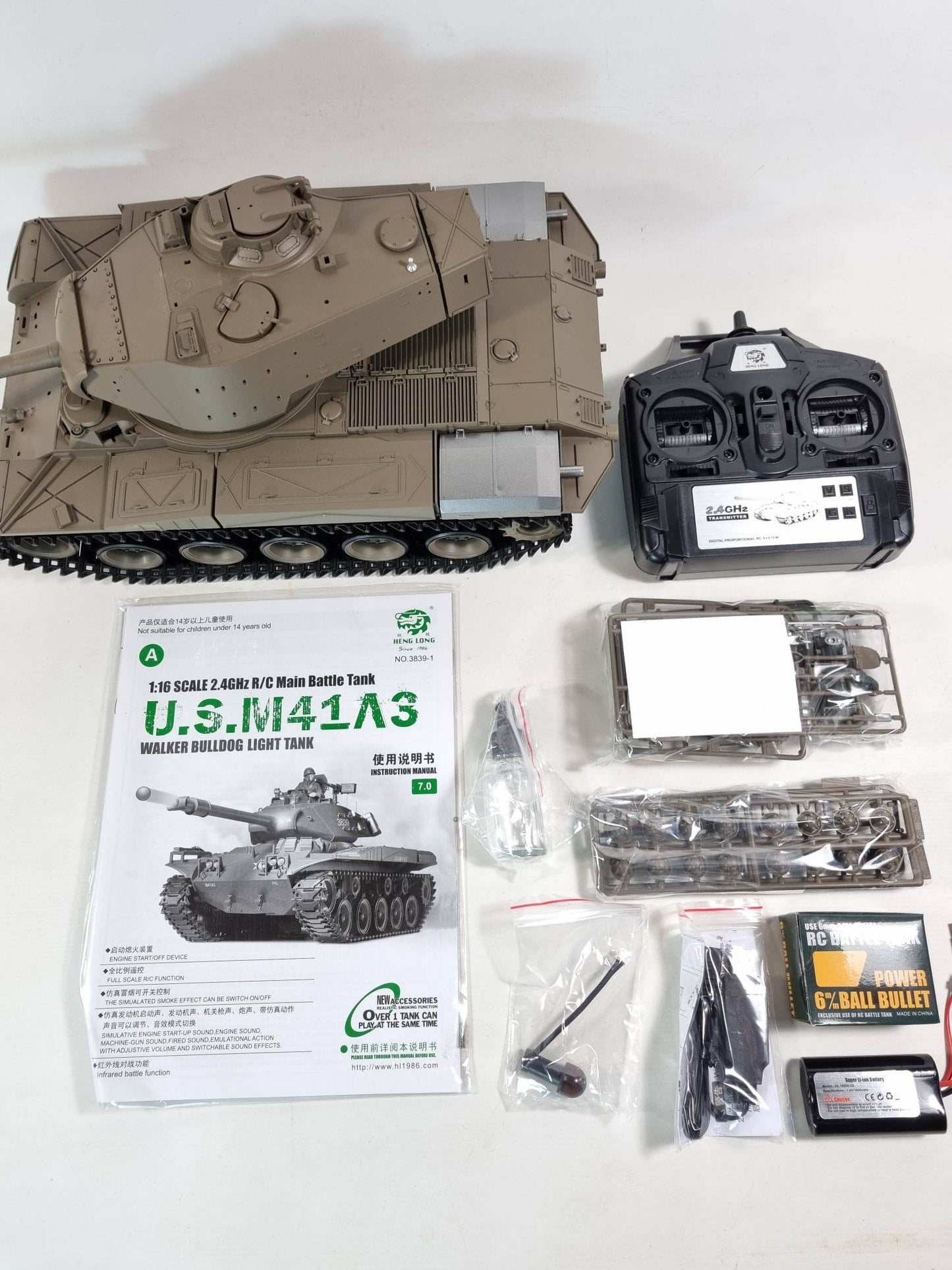 RC 1:16 Heng Long BB Firing Walker Bulldog Tank Remote Control LATEST Version 7 Twin Sound 2.4G RC USA M41A3 Smoking Army Battle Tank INFRARED