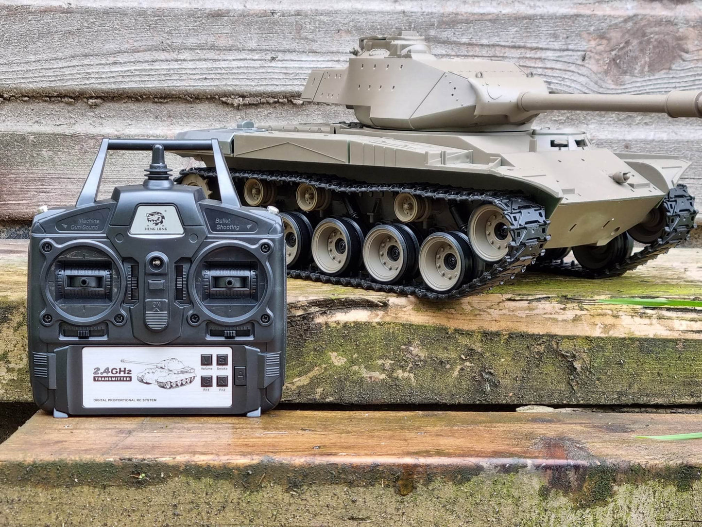 RC 1:16 Heng Long BB Firing Walker Bulldog Tank Remote Control LATEST Version 7 Twin Sound 2.4G RC USA M41A3 Smoking Army Battle Tank INFRARED
