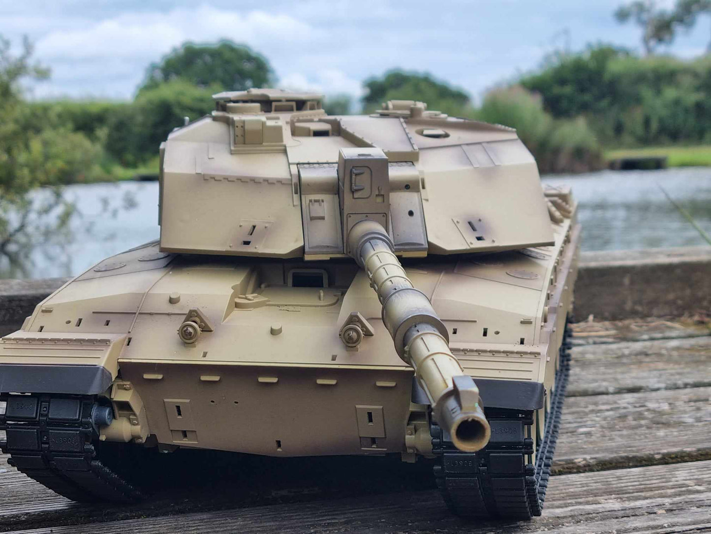 BB Firing Heng Long Challenger 2 Radio Remote Controlled RC Tank Model 1/16 UK 2.4G Smoke Sound Infrared Metal Suspension Arms Version 7