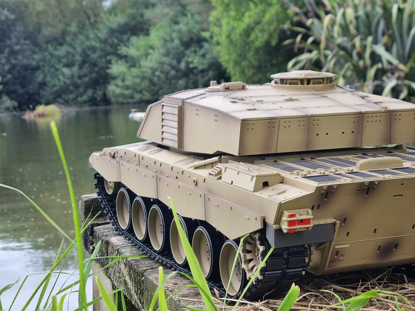 BB Firing Heng Long Challenger 2 Radio Remote Controlled RC Tank Model 1/16 UK 2.4G Smoke Sound Infrared Metal Suspension Arms Version 7