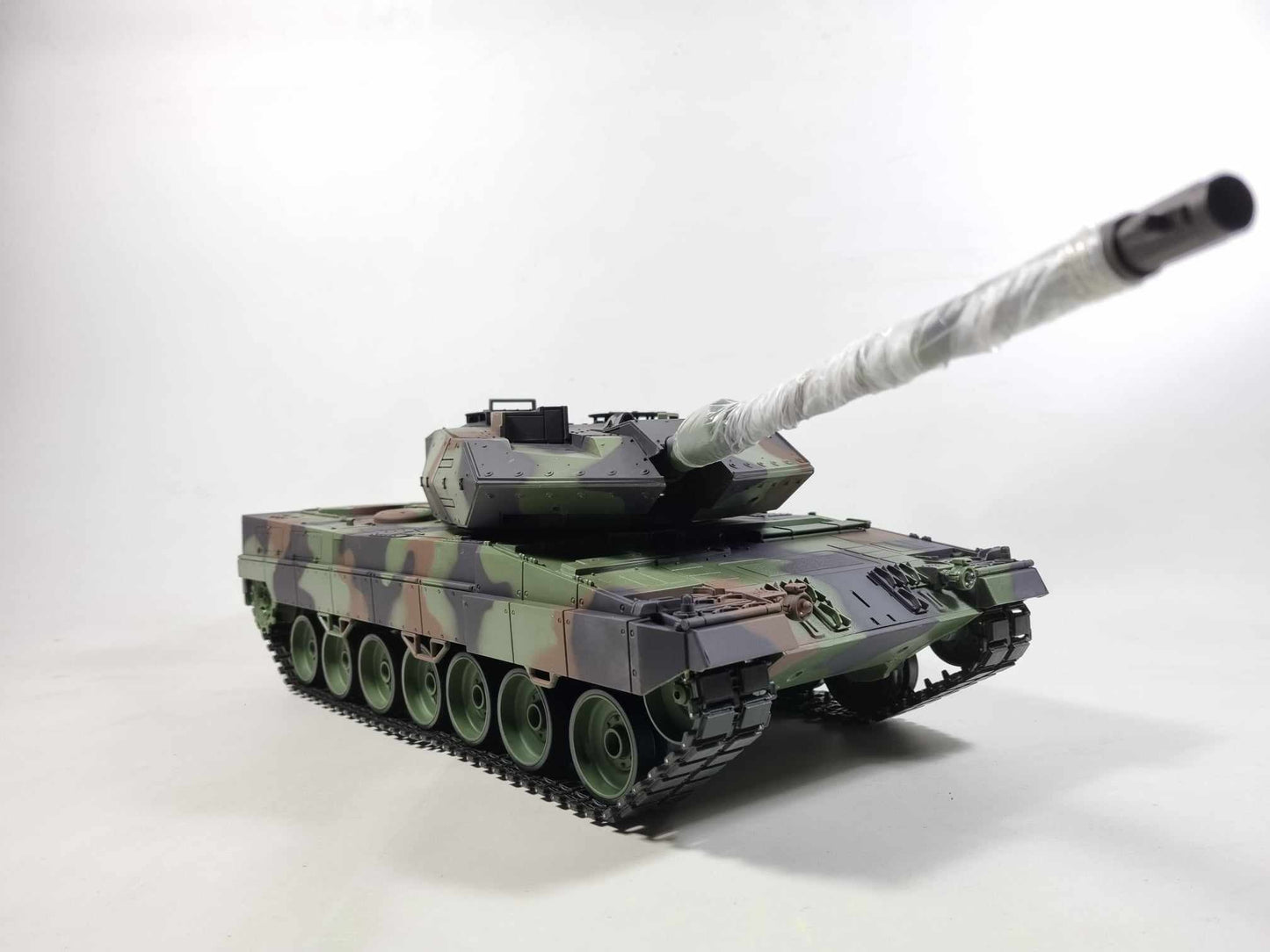 Remote Control R/C Model Heng long 3889-1 1/16 2.4G German Leopard A6 RC Tank Version 7 METAL SUSPENSION