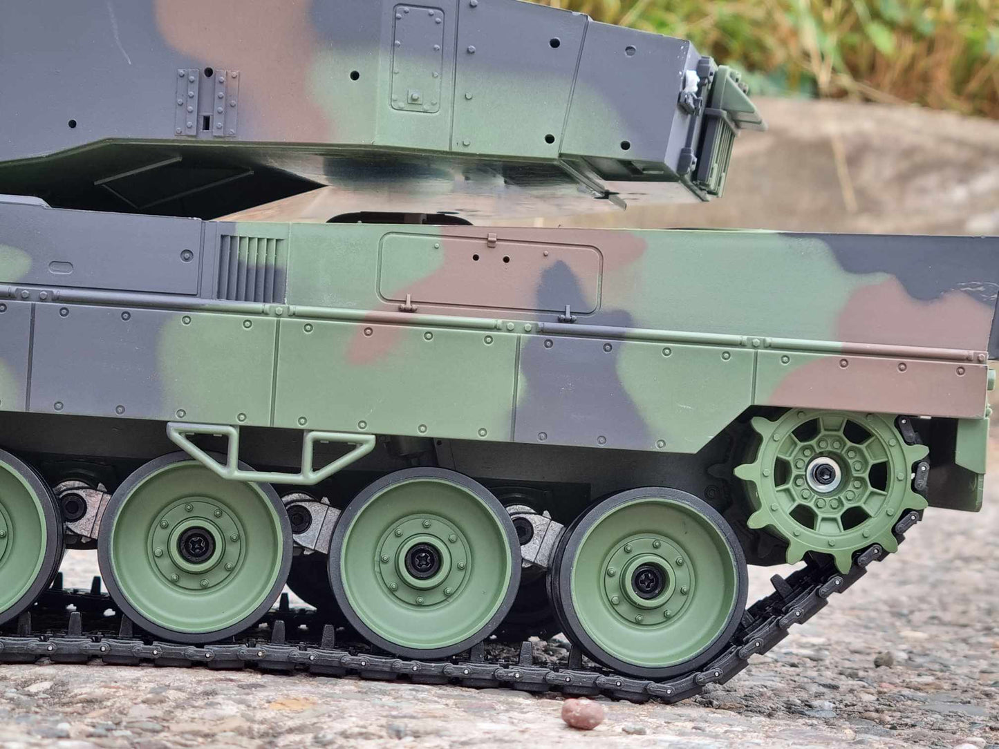 Remote Control R/C Model Heng long 3889-1 1/16 2.4G German Leopard A6 RC Tank Version 7 METAL SUSPENSION