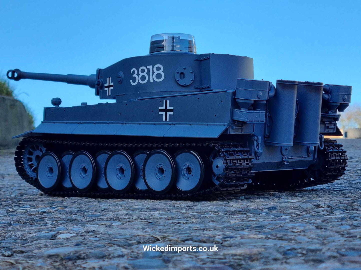 Tank Tiger Long 1:16, Smoke, Sound, BB Shot Function + IR, 2,4 Ghz metal suspension