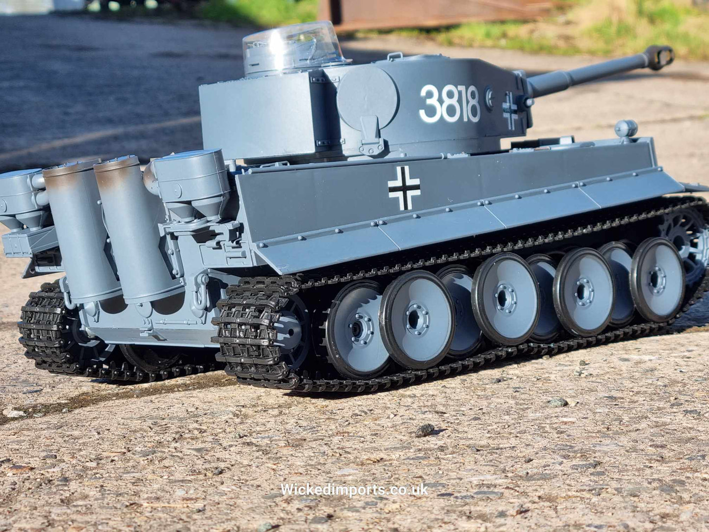 Tank Tiger Long 1:16, Smoke, Sound, BB Shot Function + IR, 2,4 Ghz metal suspension