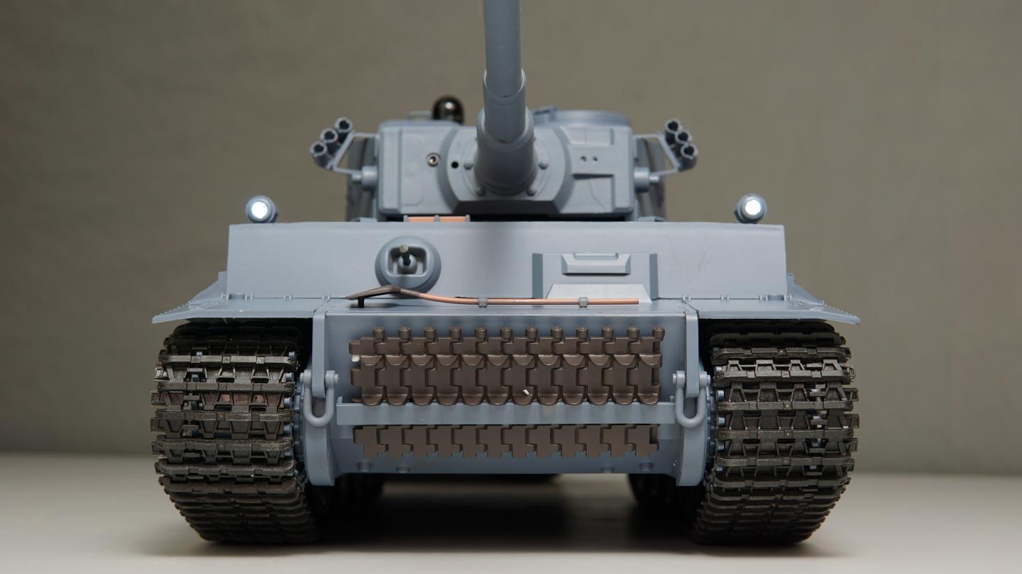 Tank Tiger Long 1:16, Smoke, Sound, BB Shot Function + IR, 2,4 Ghz metal suspension