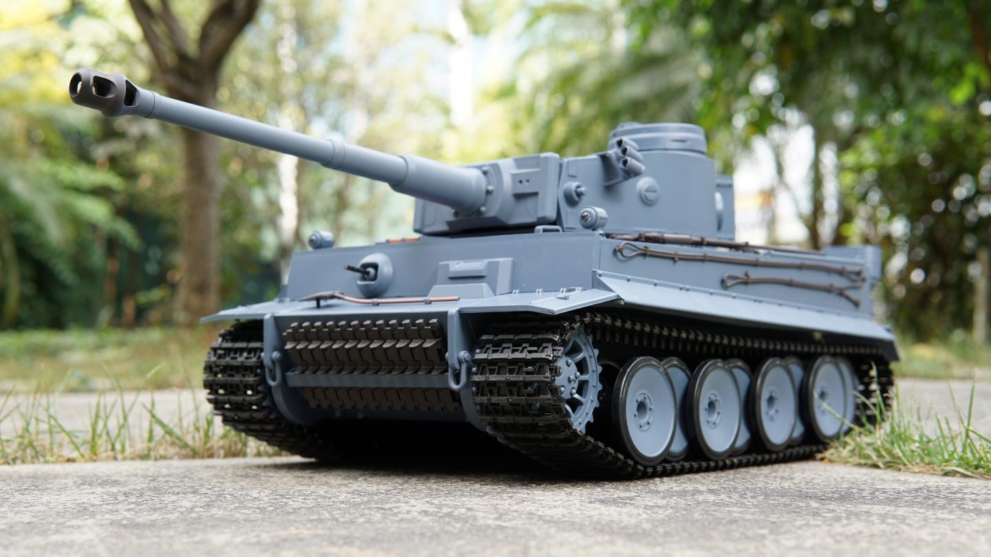 Tank Tiger Long 1:16, Smoke, Sound, BB Shot Function + IR, 2,4 Ghz metal suspension