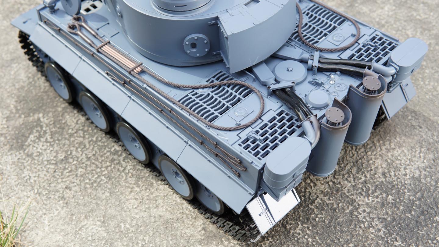 Tank Tiger Long 1:16, Smoke, Sound, BB Shot Function + IR, 2,4 Ghz metal suspension