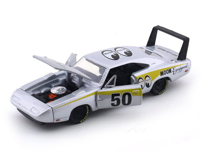 1969 Dodge Charger Daytona HEMI “MOONEYES” 1:64 M2 Machines diecast scale model collectible