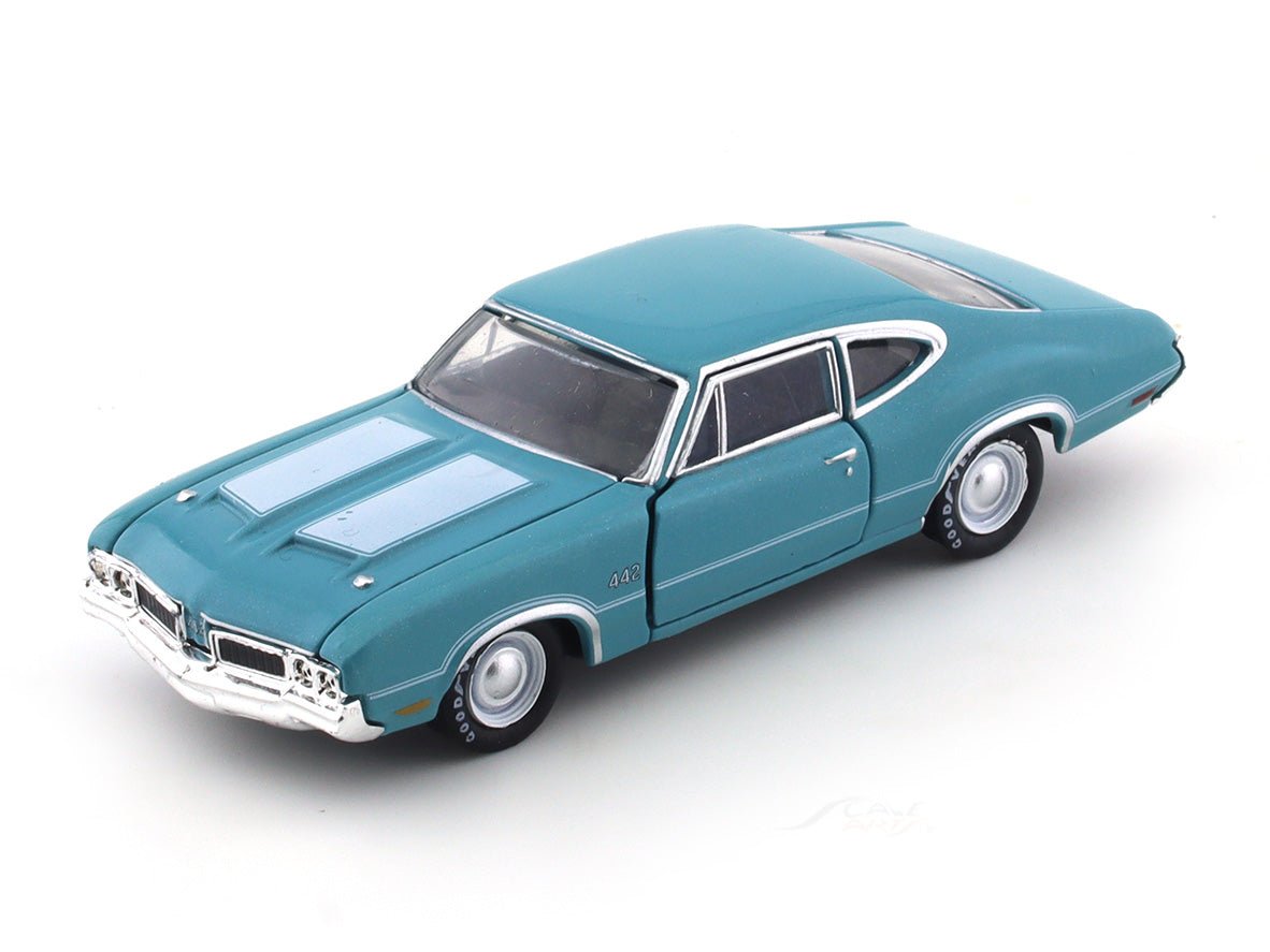 1970 Oldsmobile Cutlass 442 1:64 M2 Machines diecast scale model collectible