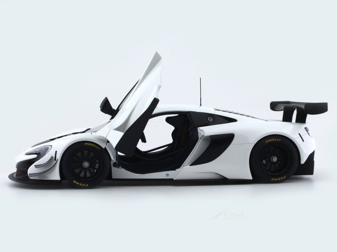 2017 McLaren 650S GT3 white 1:18 AUTOart composite scale model car collectible
