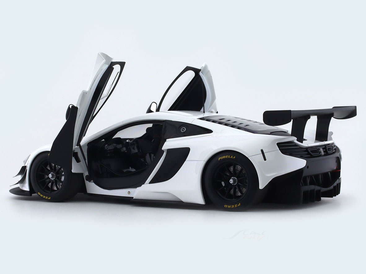 2017 McLaren 650S GT3 white 1:18 AUTOart composite scale model car collectible