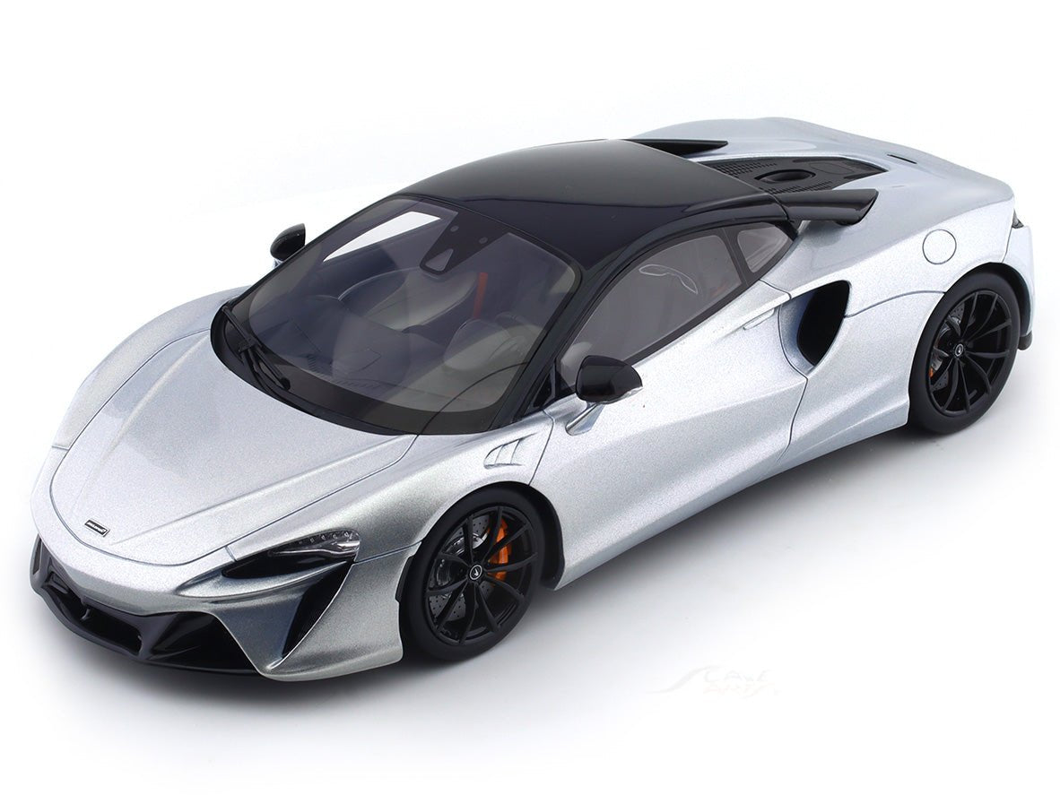 2021 McLaren Artura Ice silver 1:18 GT Spirit Scale Model collectible