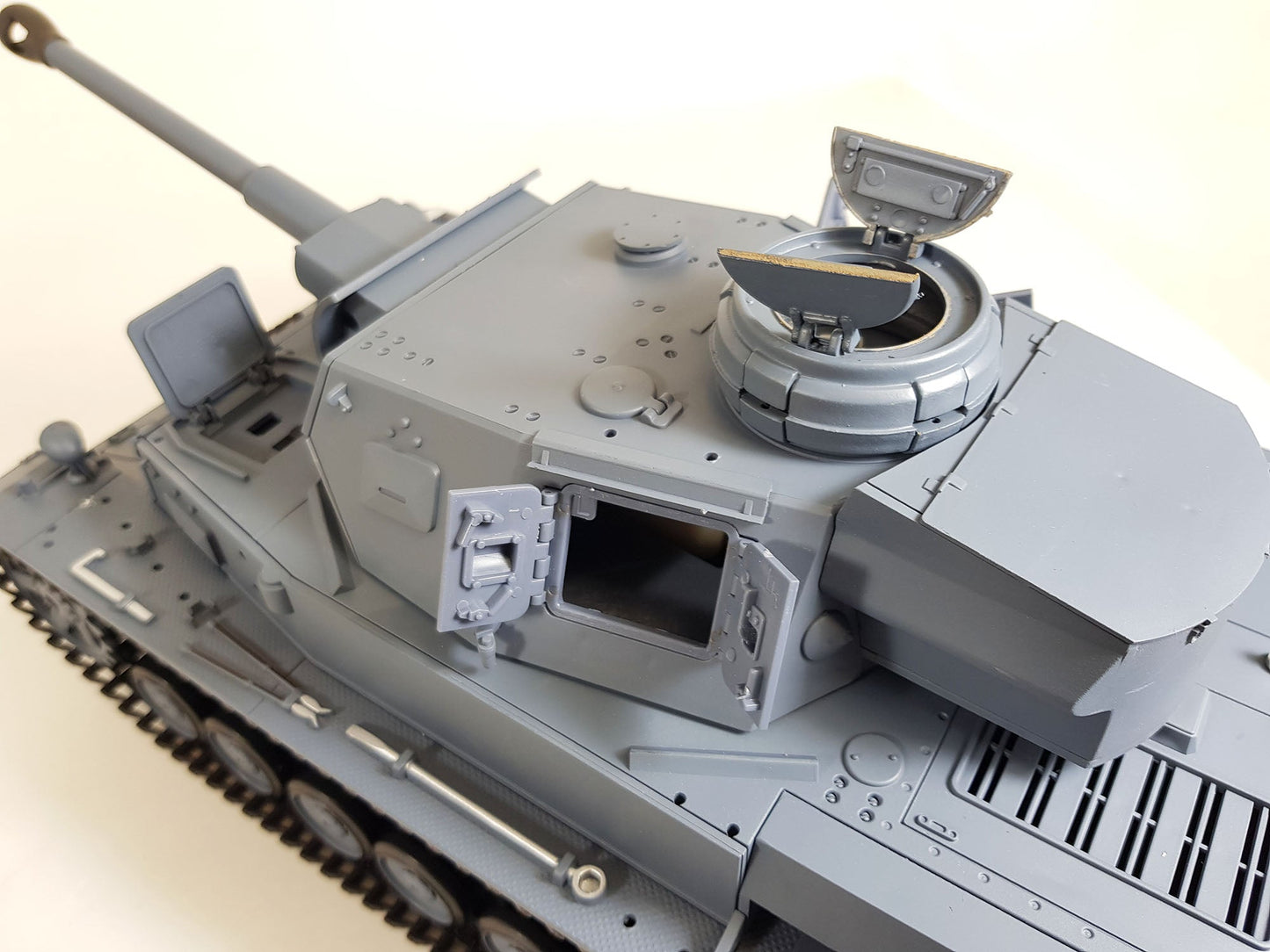 Radio Remote Control BB Shoot Tank 1/16 2.4G Smoking Infrared