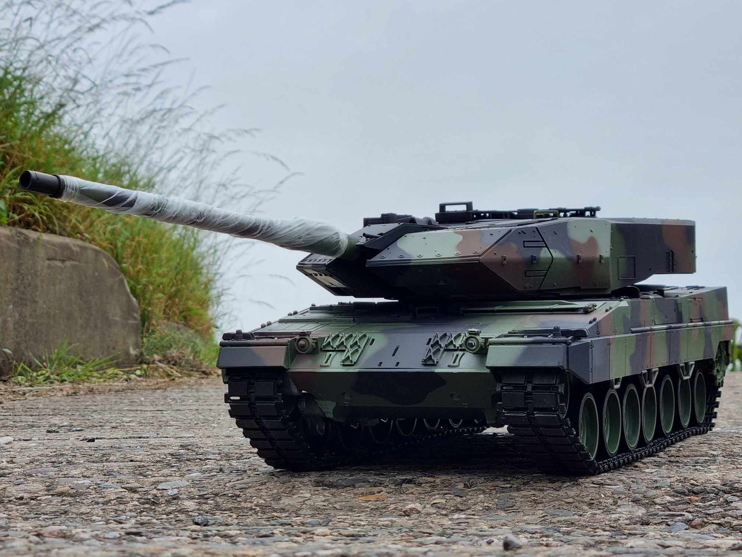 Remote Control R/C Model Heng long 3889-1 1/16 2.4G German Leopard A6 RC Tank Version 7 METAL SUSPENSION