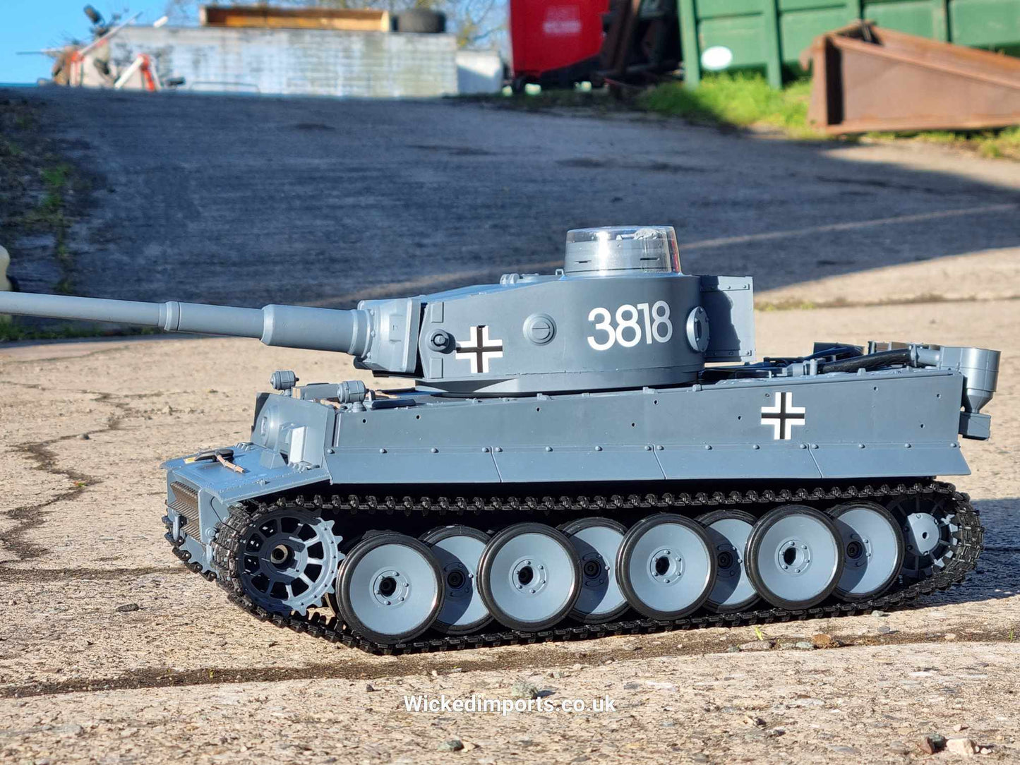 Tiger I V7 with Infrared Battle System (2.4Ghz + Shooter + Smoke + Sound)