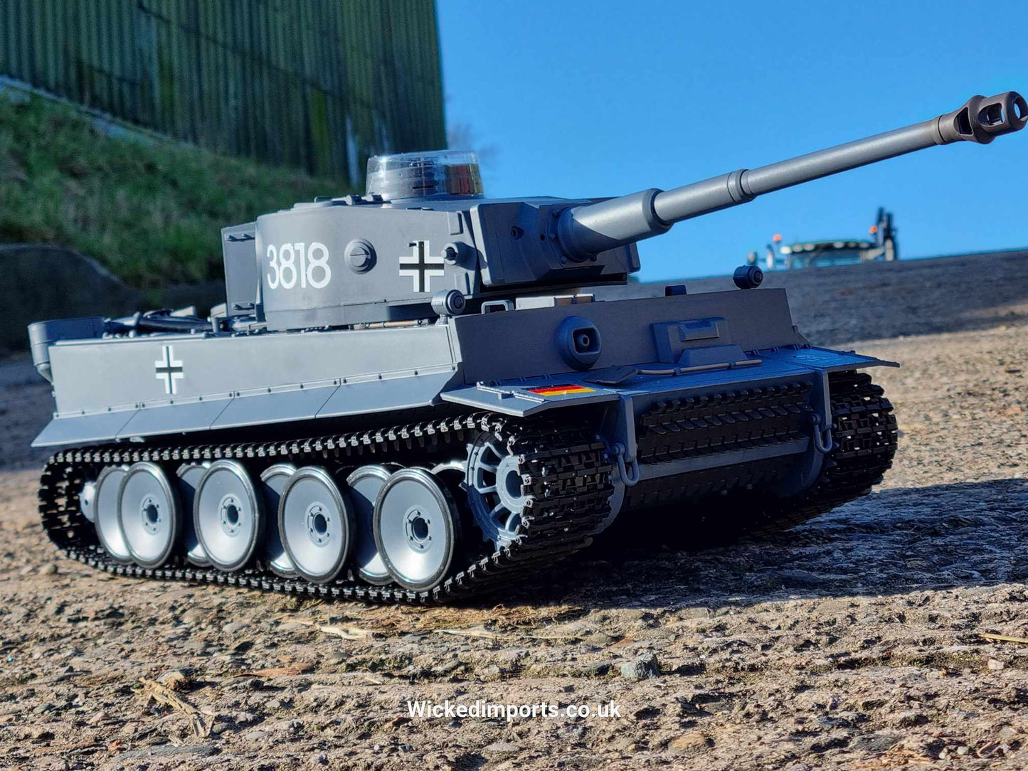 Tiger I V7 with Infrared Battle System (2.4Ghz + Shooter + Smoke + Sound)