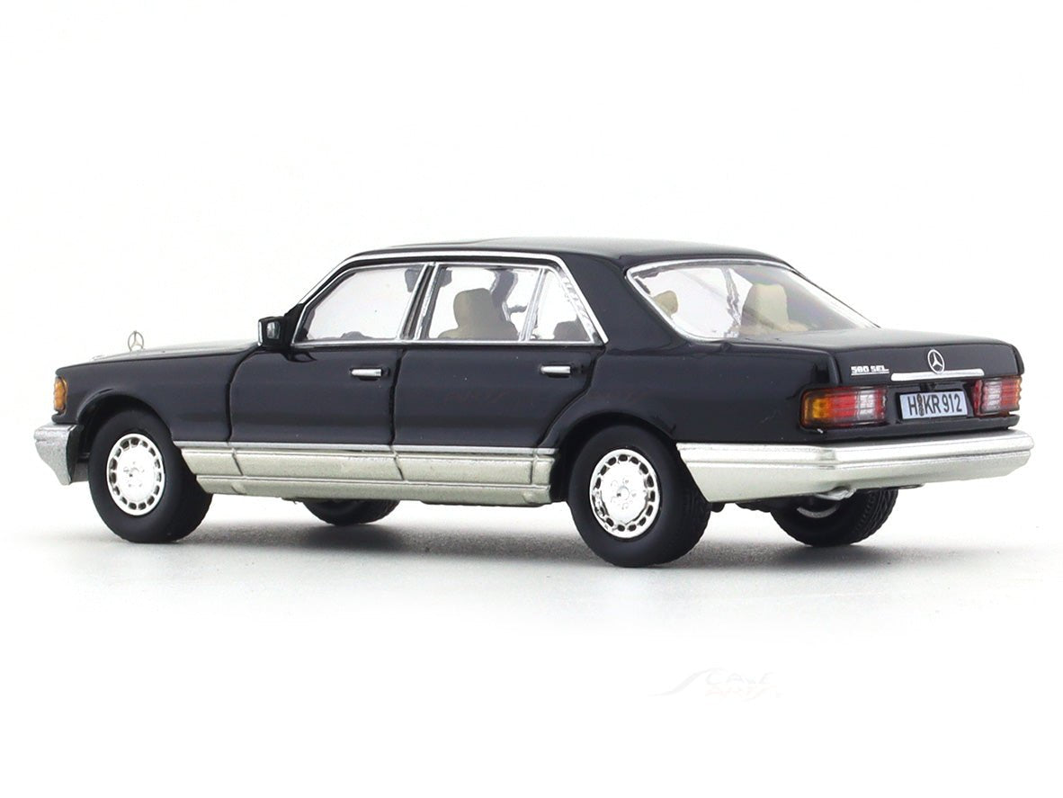 Mercedes-Benz 560 SEL W126 black 1:64 Master diecast scale model collectible