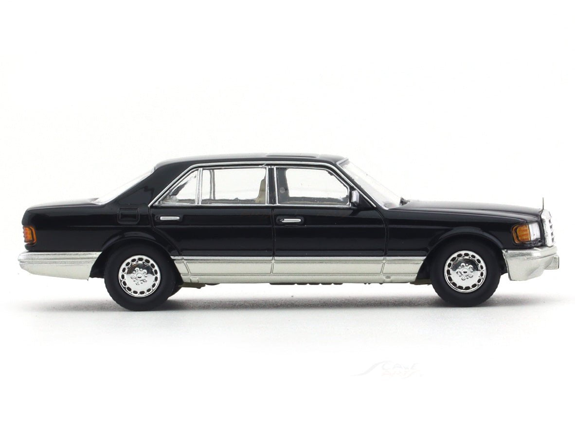Mercedes-Benz 560 SEL W126 black 1:64 Master diecast scale model collectible