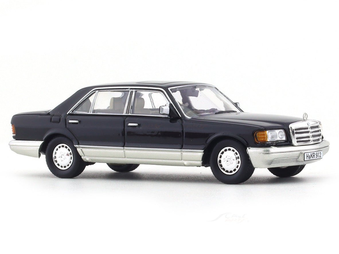 Mercedes-Benz 560 SEL W126 black 1:64 Master diecast scale model collectible